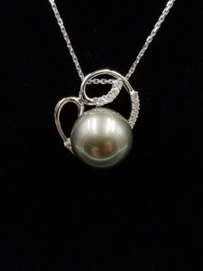 13.4MM Silver Grey Tahitian Pearl in 18kt White Gold Pendant with .35ct Diamonds